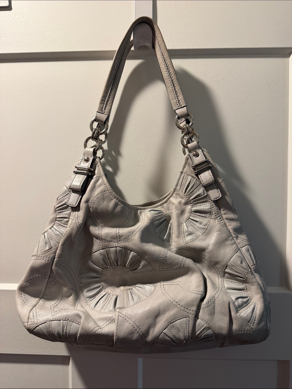 Vintage Coach, Elegant light gray Leather Hobo Bag. Blue inside.
